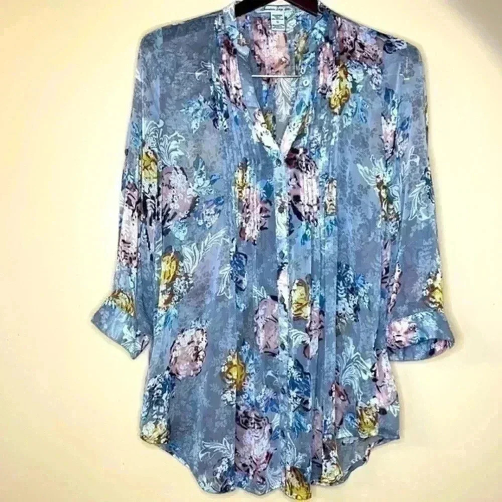 American Rag Gray Sheer Floral Button Down op Blouse Size Small